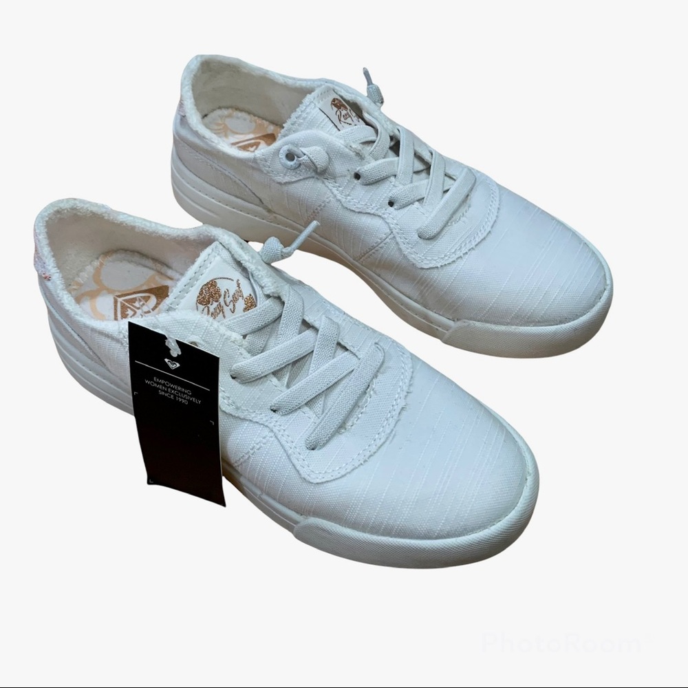 NWT Roxy Cannon White Slip On Sneaker